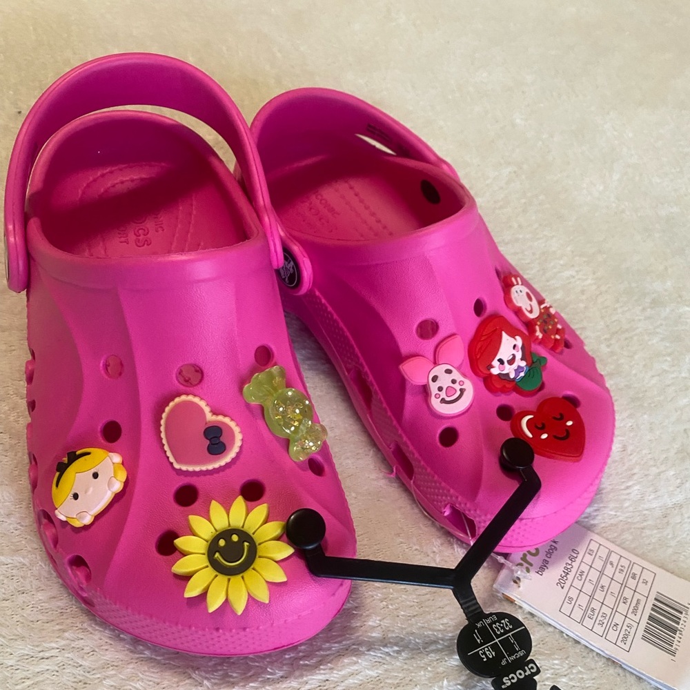 ๐ฉท Crocs ๐๏ธ - Picture 3 of 14